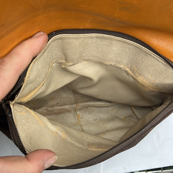 1960’s Gucci Suede and Leather Shoulder with Crossbody Chain Bag - Picture 13 of 16